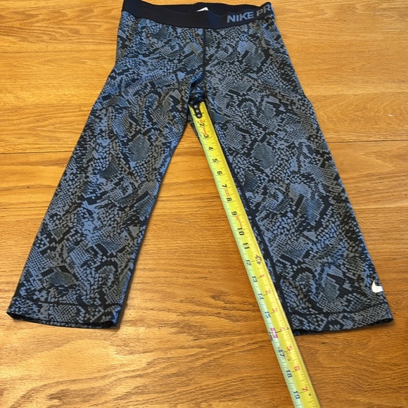 Nike Pro Women’s Snake skin tights - Picture 6 of 6
